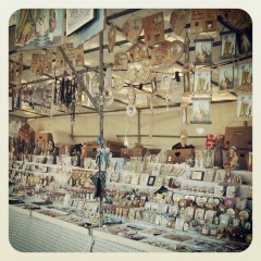 bancarella sul Lungomare di Bari