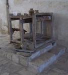 Töpferscheibe vor dem Museumseingang