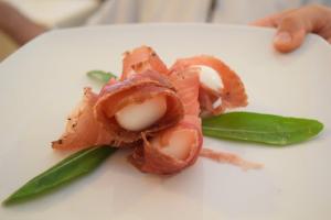 Mozzarelline mit Schinken