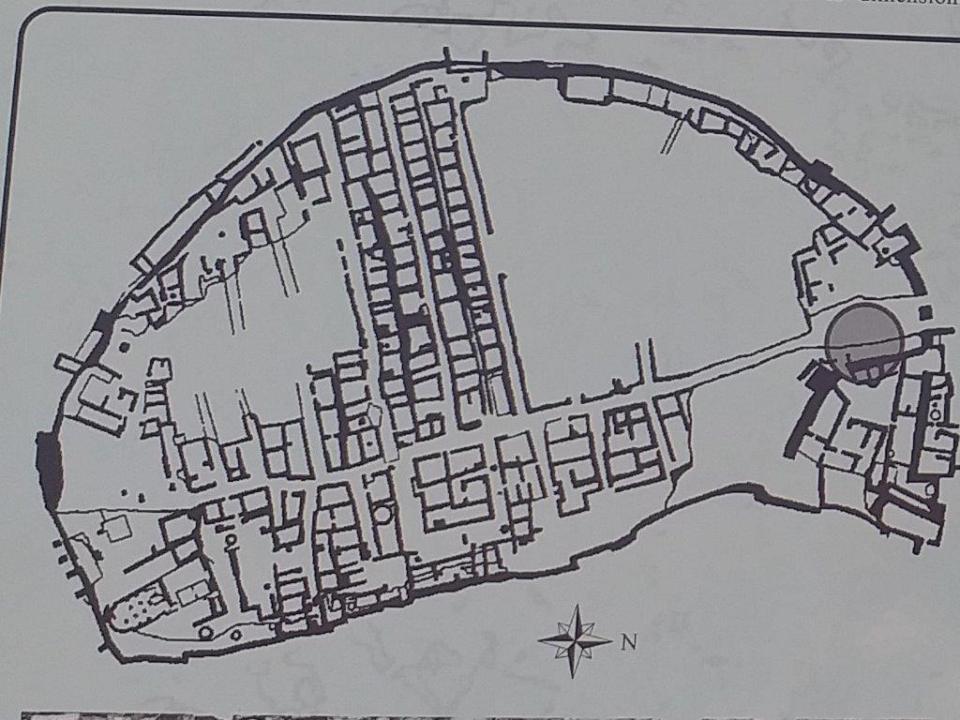 Eine Zeichnung des Grundrisses der römischen Stadt Canae, heute Canne della Battaglia genannt, in Apulien.