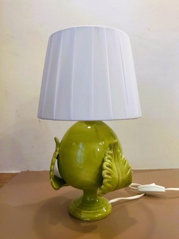 Pumo come base della lampada Ceramiche Lucia Patronelli