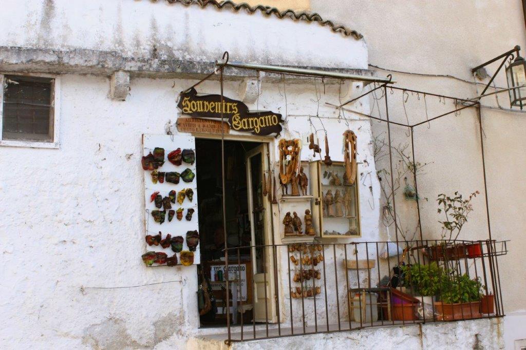 Monte Sant'Angelo Rione Junno Negozio