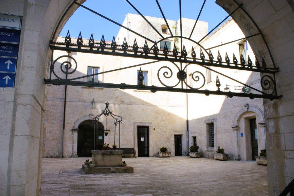 Monte Sant'Angelo Cortile del Municipio
